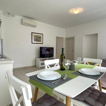Modern Apartment In The Old Part Of Town 리예카 외부 사진